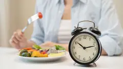 Aralıklı Oruç (16/8 Diyeti) Nedir, Nasıl Yapılır? Yeni Başlayanlar İçin Saatlik Örnek Beslenme Listesi - Haber Hattı